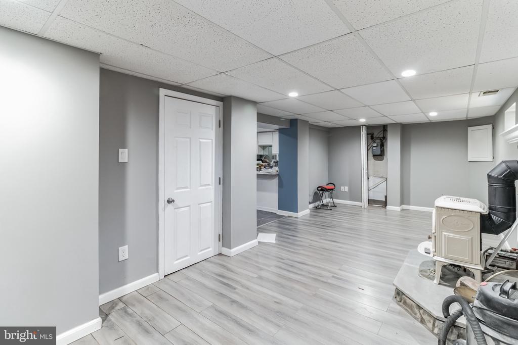 1304 CHAPEL OAKS DRIVE