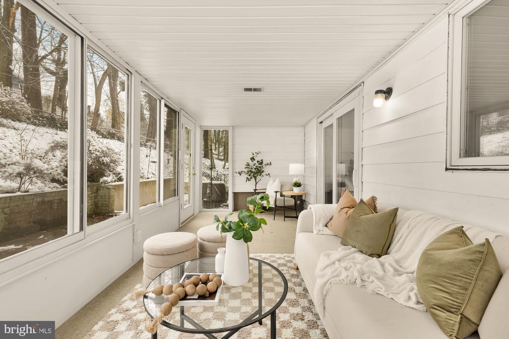 118 WHITE BIRCH COURT
