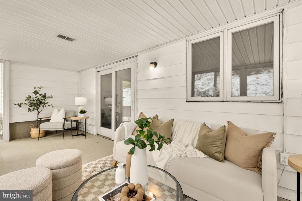 118 WHITE BIRCH COURT