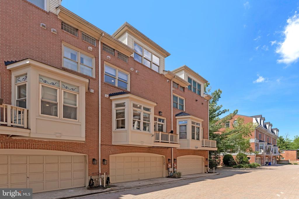 1135 KIRKWOOD ROAD