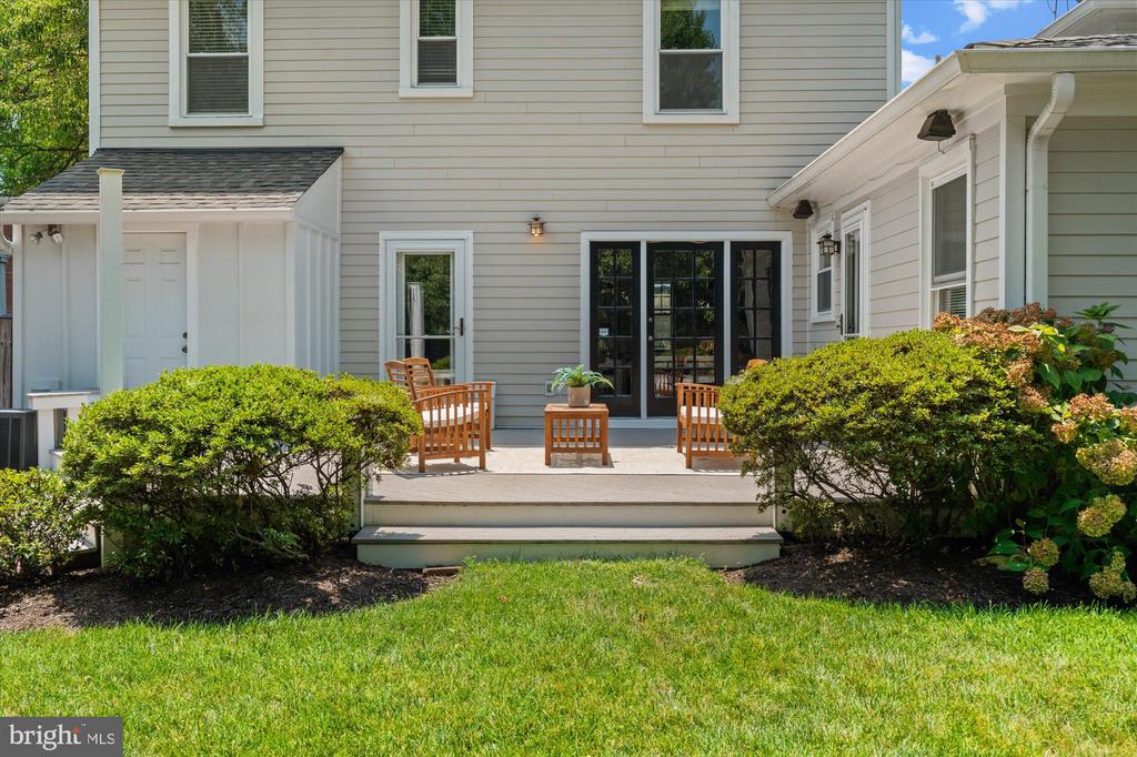 12 E WINDSOR AVENUE