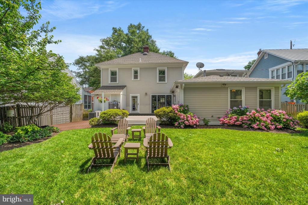 12 E WINDSOR AVENUE