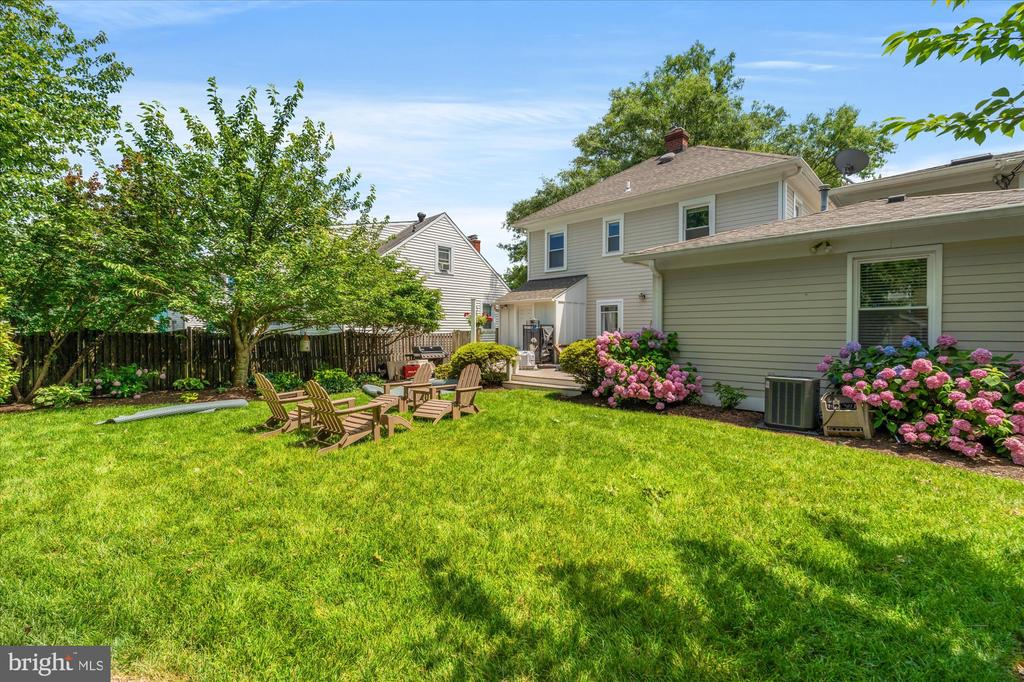 12 E WINDSOR AVENUE