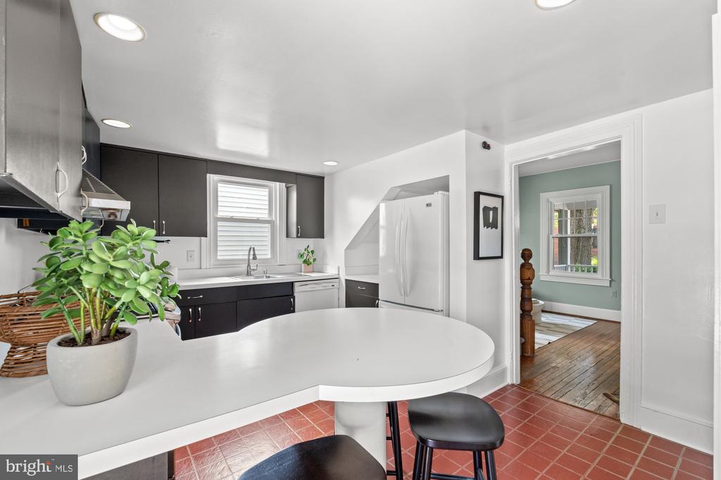 12 E WINDSOR AVENUE