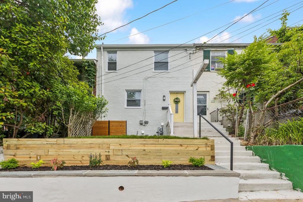 210 Tennessee Ave