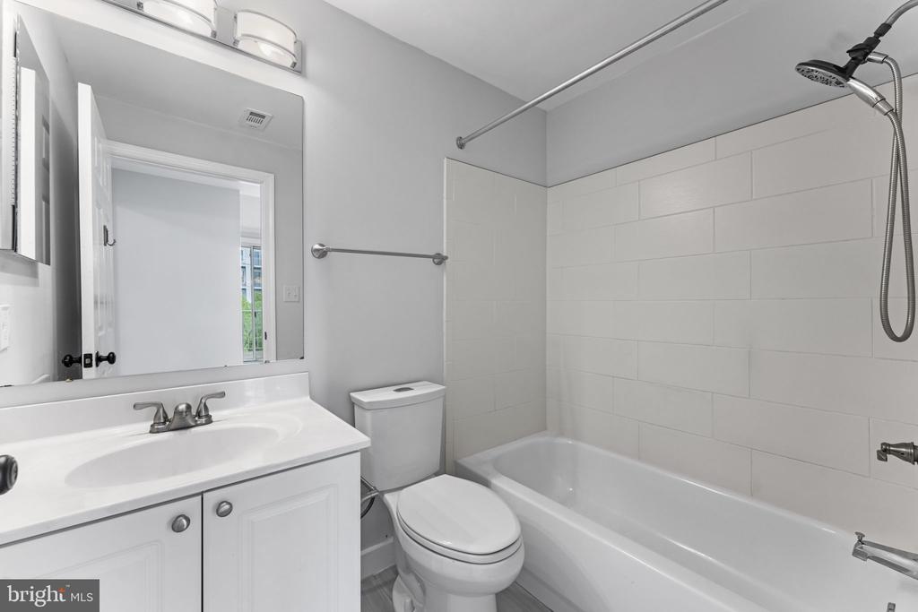 1641 International Dr #315
