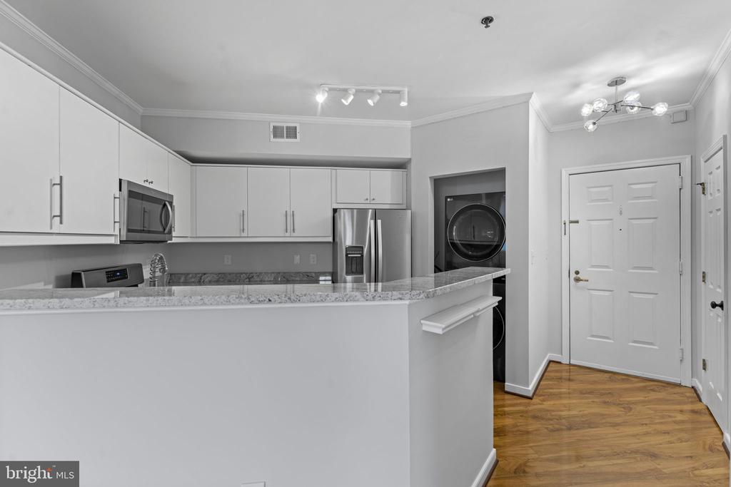 1641 International Dr #315