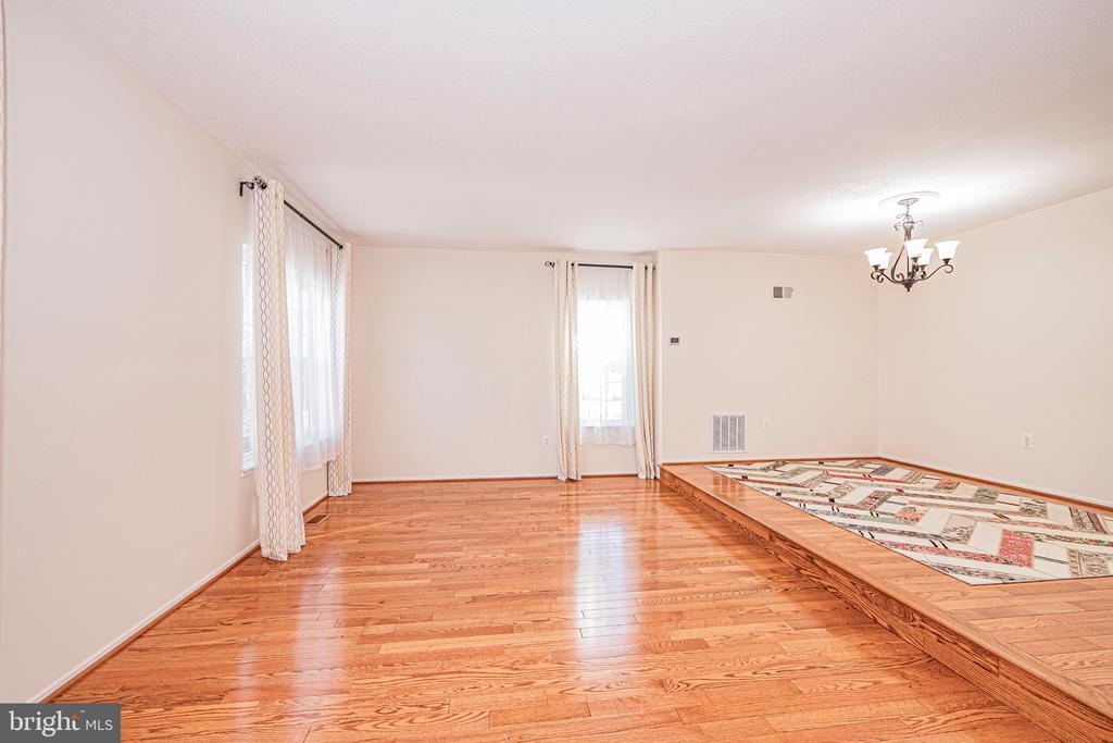 2382 BRANLEIGH PARK COURT