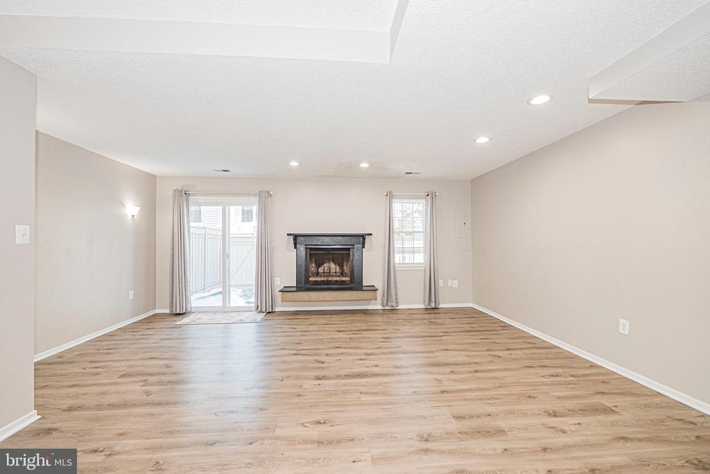 2382 BRANLEIGH PARK COURT