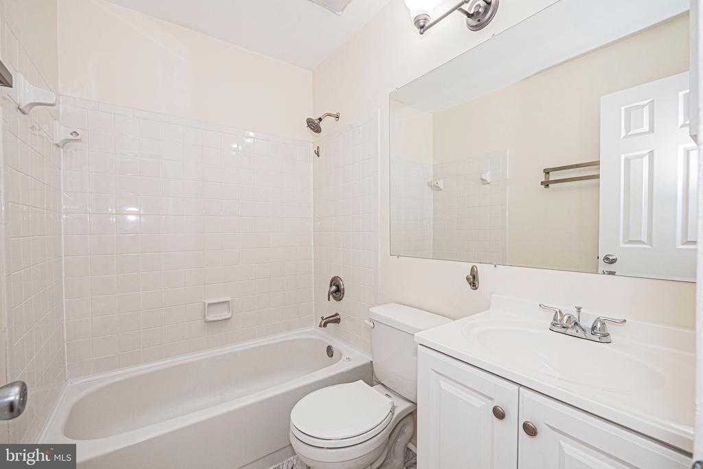 2382 BRANLEIGH PARK COURT
