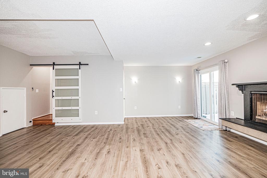 2382 BRANLEIGH PARK COURT