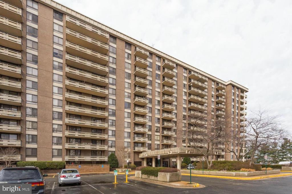 1808 Old Meadow Rd #301