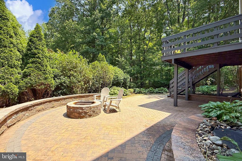 9200 Dorothy Ln