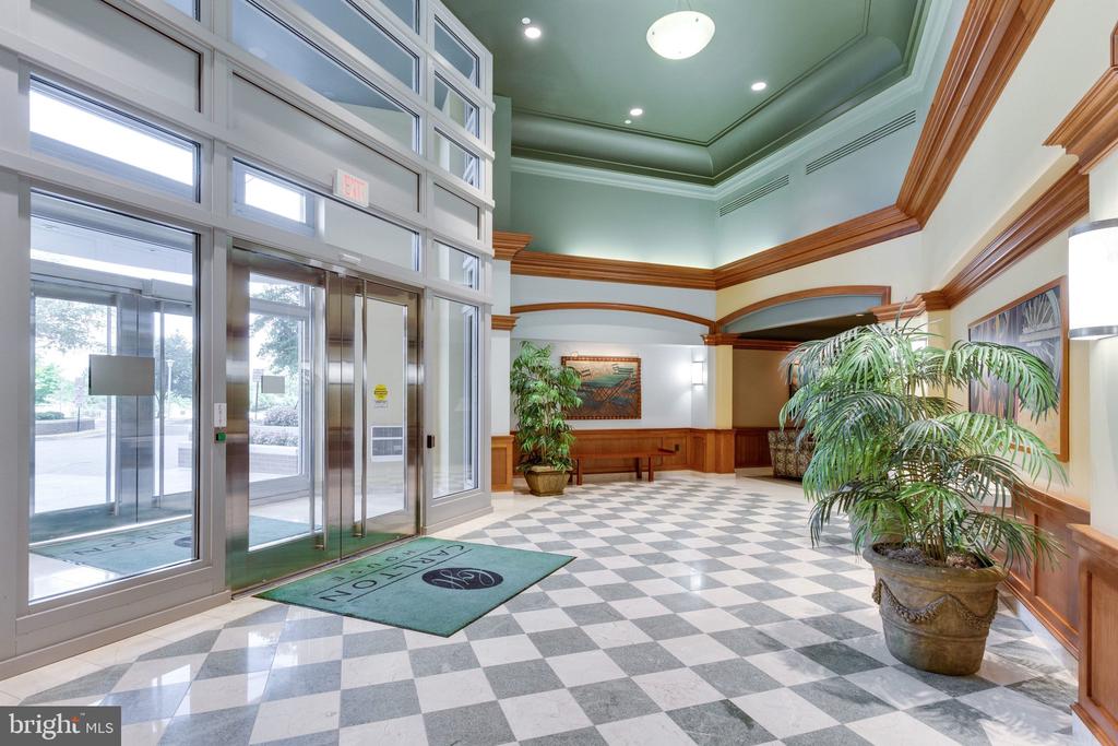 11800 SUNSET HILLS ROAD Unit: 826