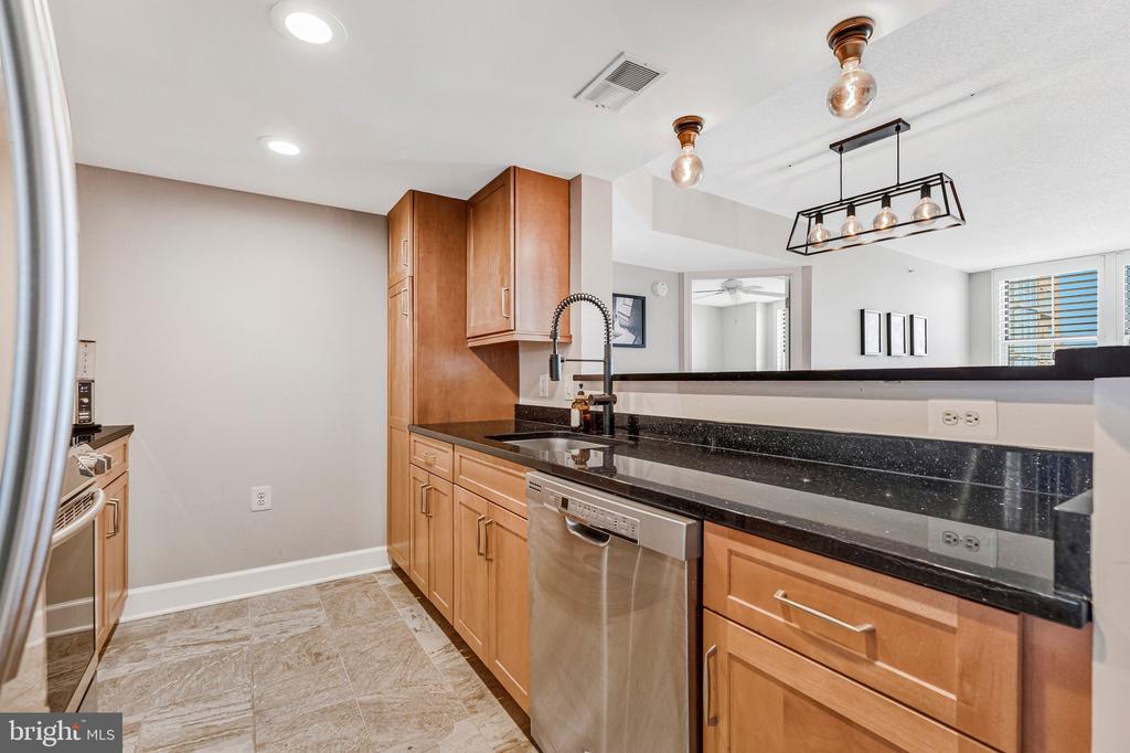 11800 SUNSET HILLS ROAD Unit: 826