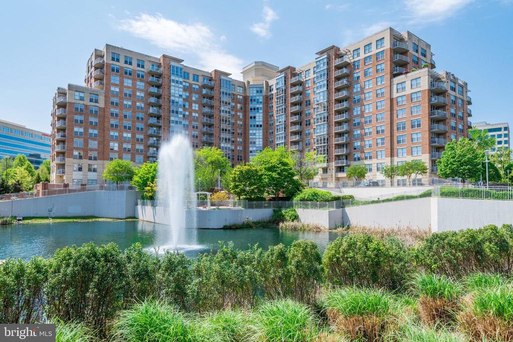 11800 SUNSET HILLS ROAD Unit: 826