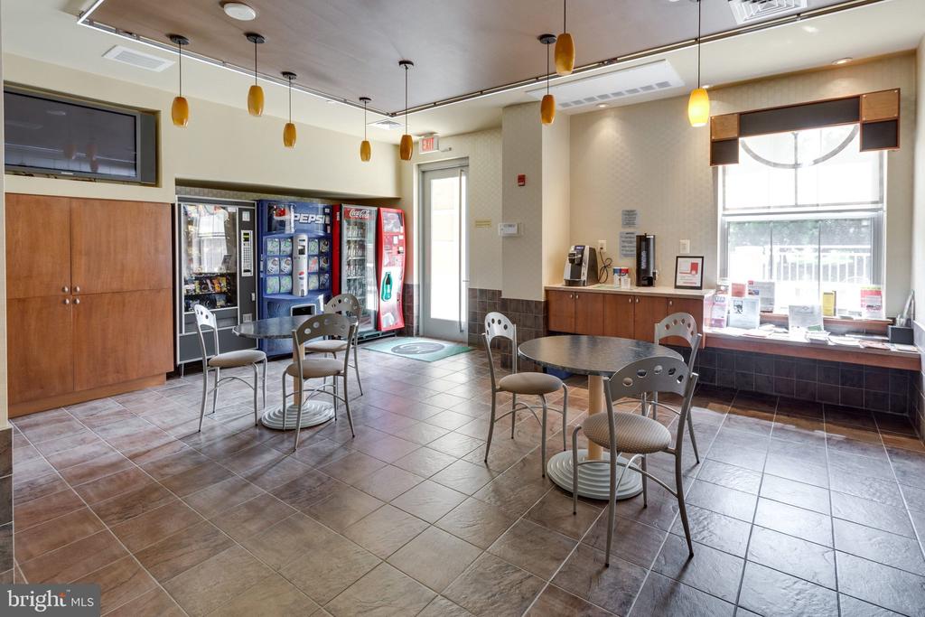 11800 SUNSET HILLS ROAD Unit: 826