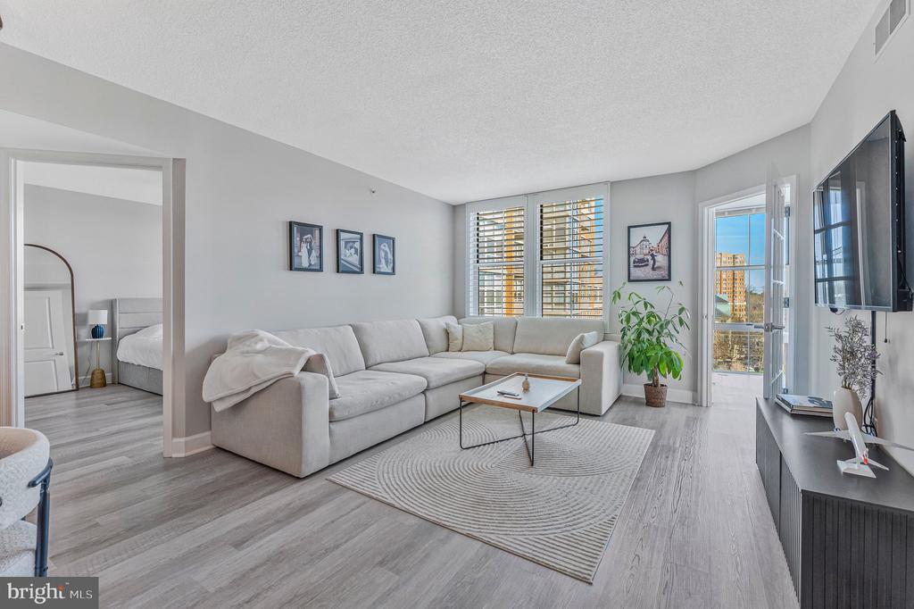 11800 SUNSET HILLS ROAD Unit: 826