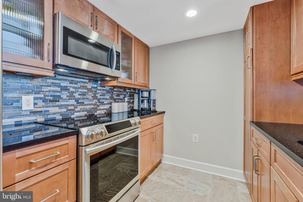 11800 SUNSET HILLS ROAD Unit: 826