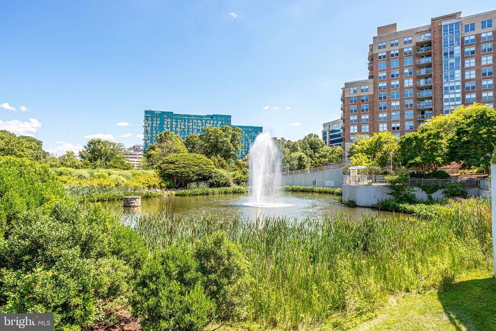 11800 SUNSET HILLS ROAD Unit: 826
