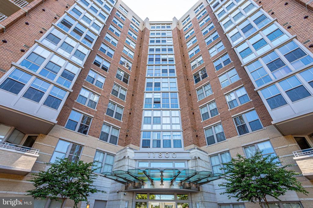 11800 SUNSET HILLS ROAD Unit: 826