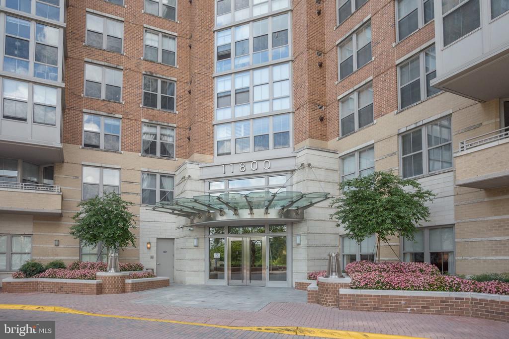 11800 SUNSET HILLS ROAD Unit: 826