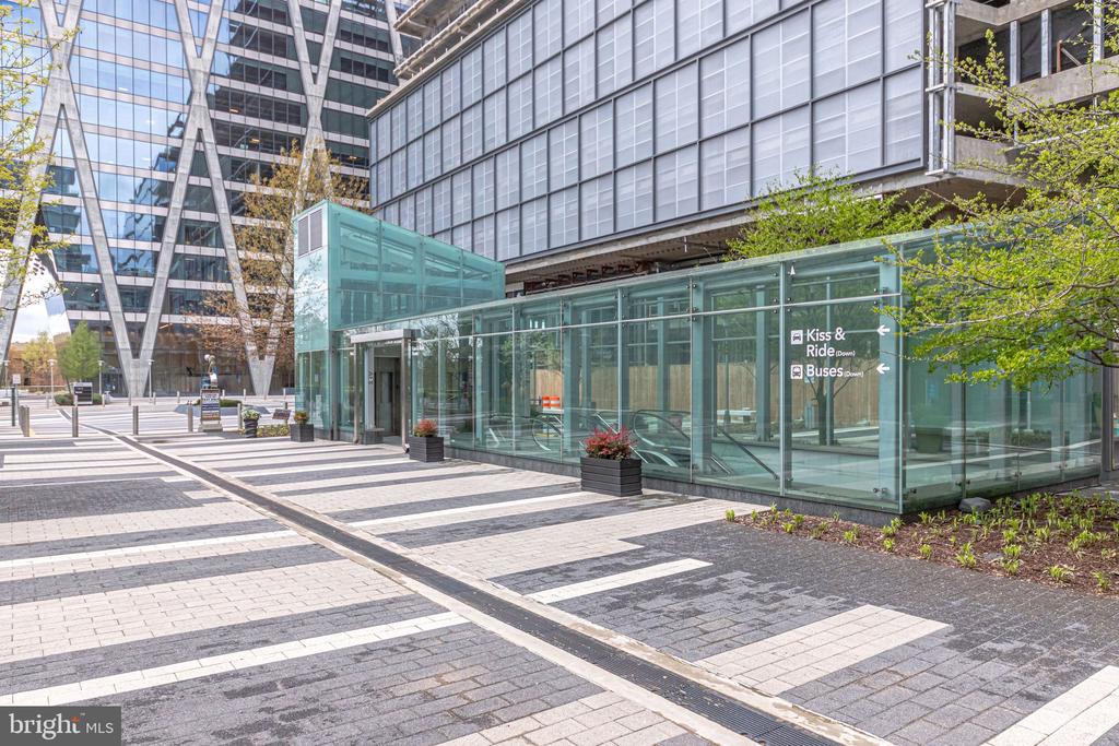 11800 SUNSET HILLS ROAD Unit: 826