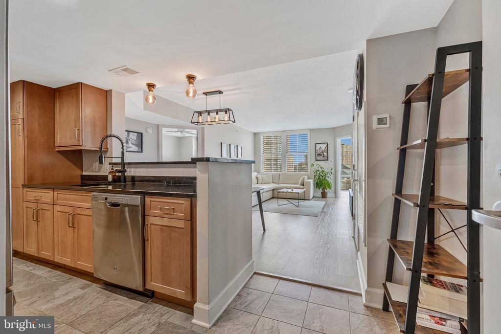 11800 SUNSET HILLS ROAD Unit: 826