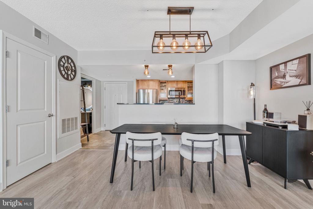 11800 SUNSET HILLS ROAD Unit: 826