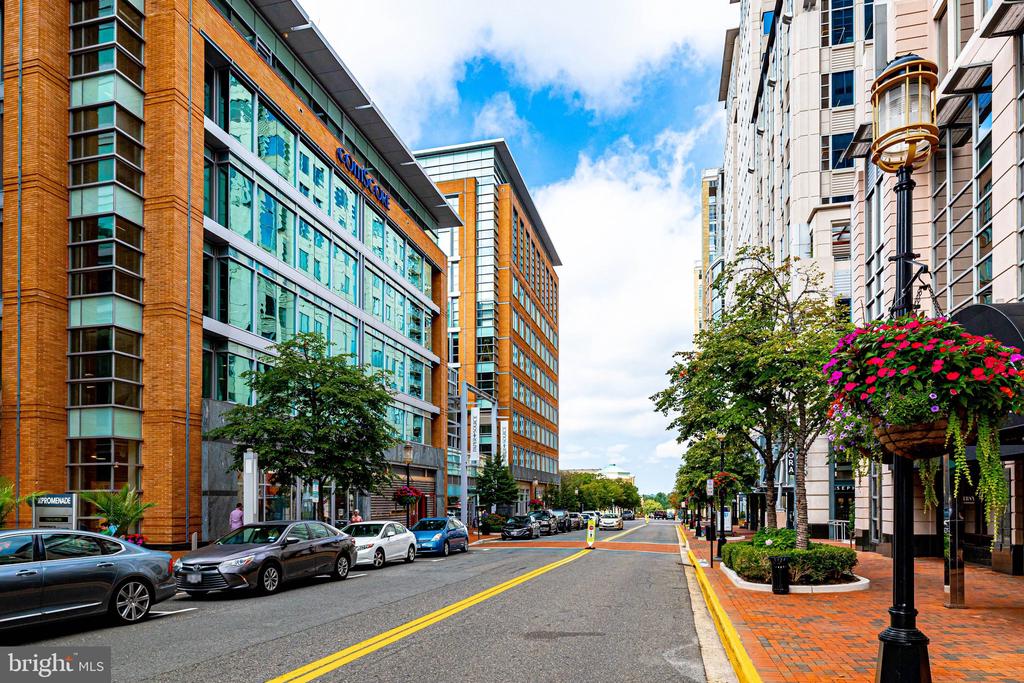 11800 SUNSET HILLS ROAD Unit: 826