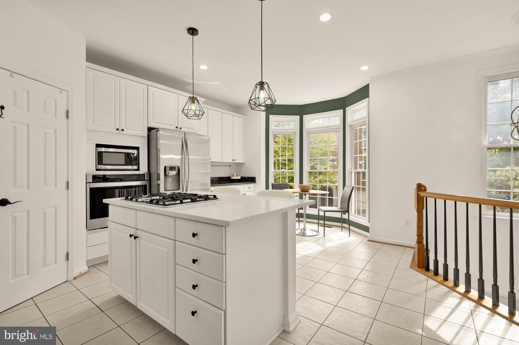 4024 HEATHERSTONE COURT