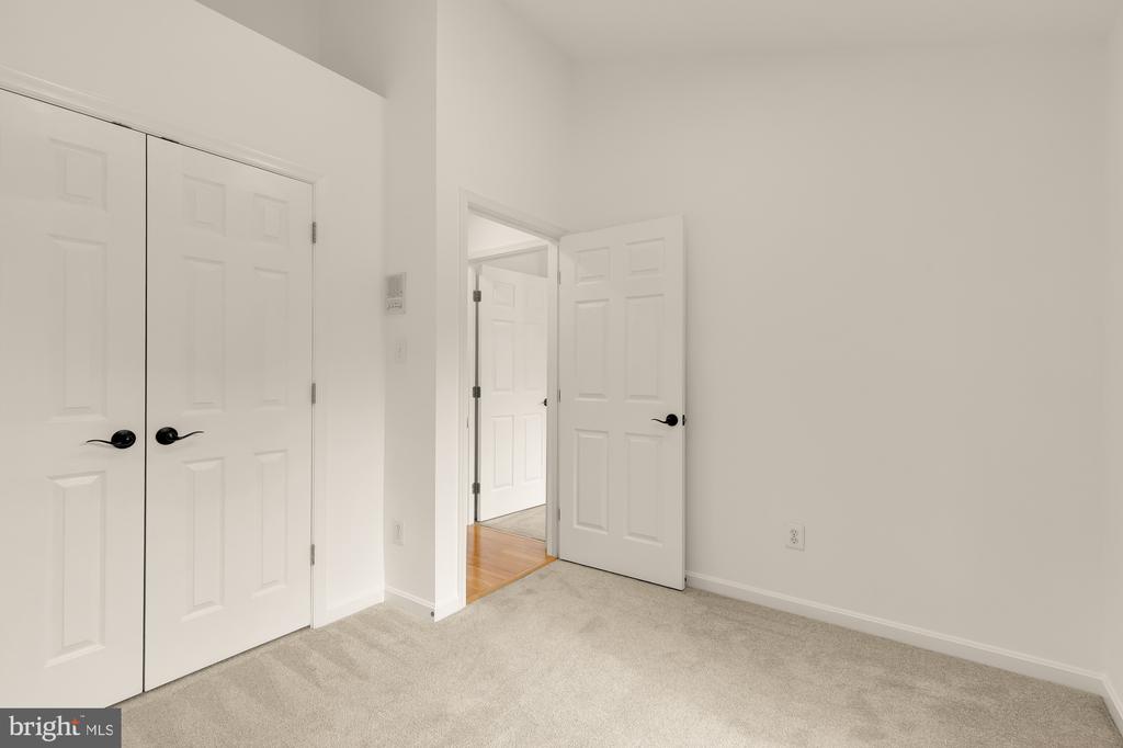 4024 HEATHERSTONE COURT