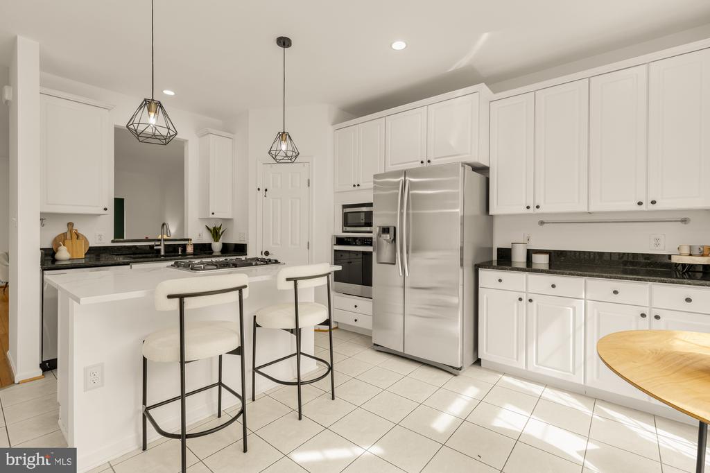 4024 HEATHERSTONE COURT