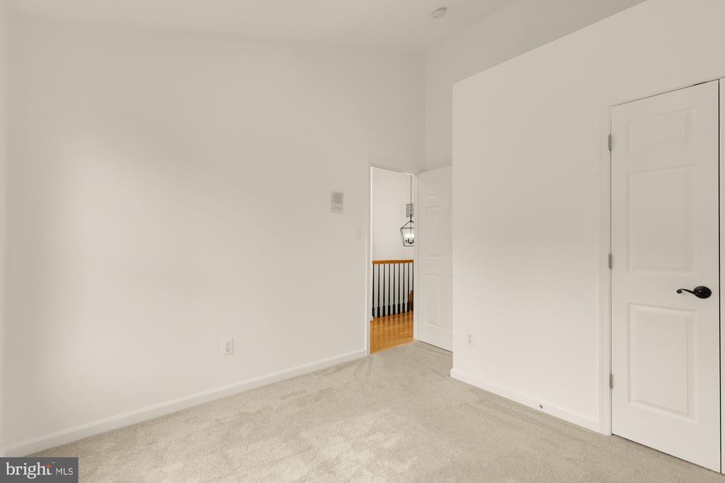 4024 HEATHERSTONE COURT