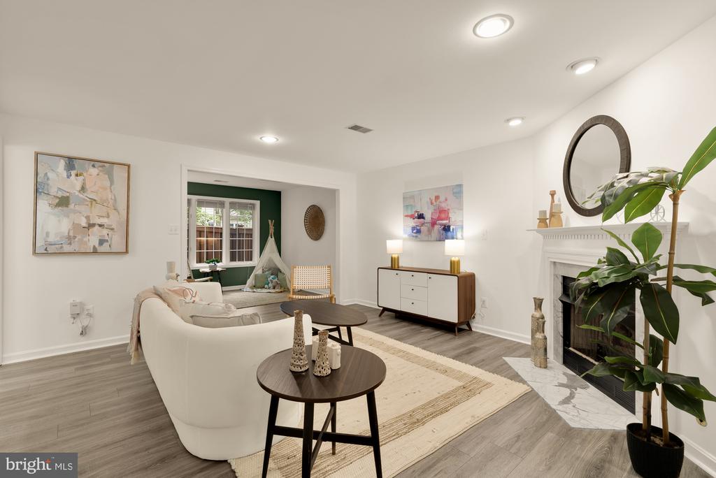 4024 HEATHERSTONE COURT