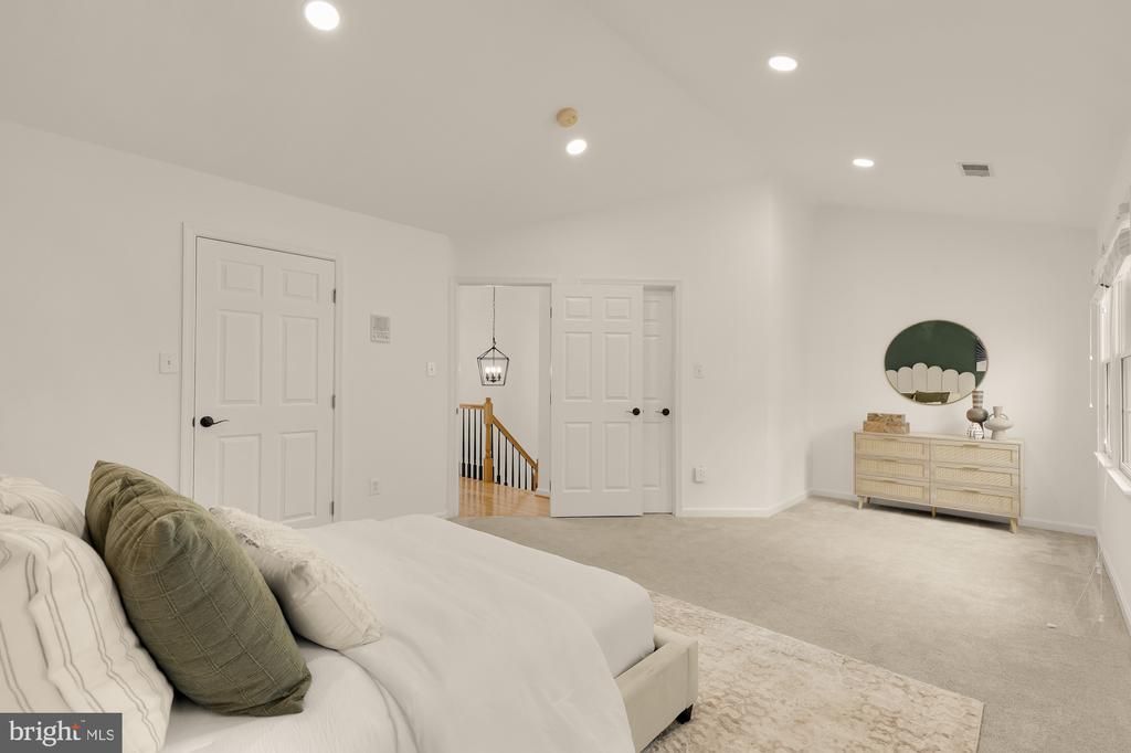 4024 HEATHERSTONE COURT