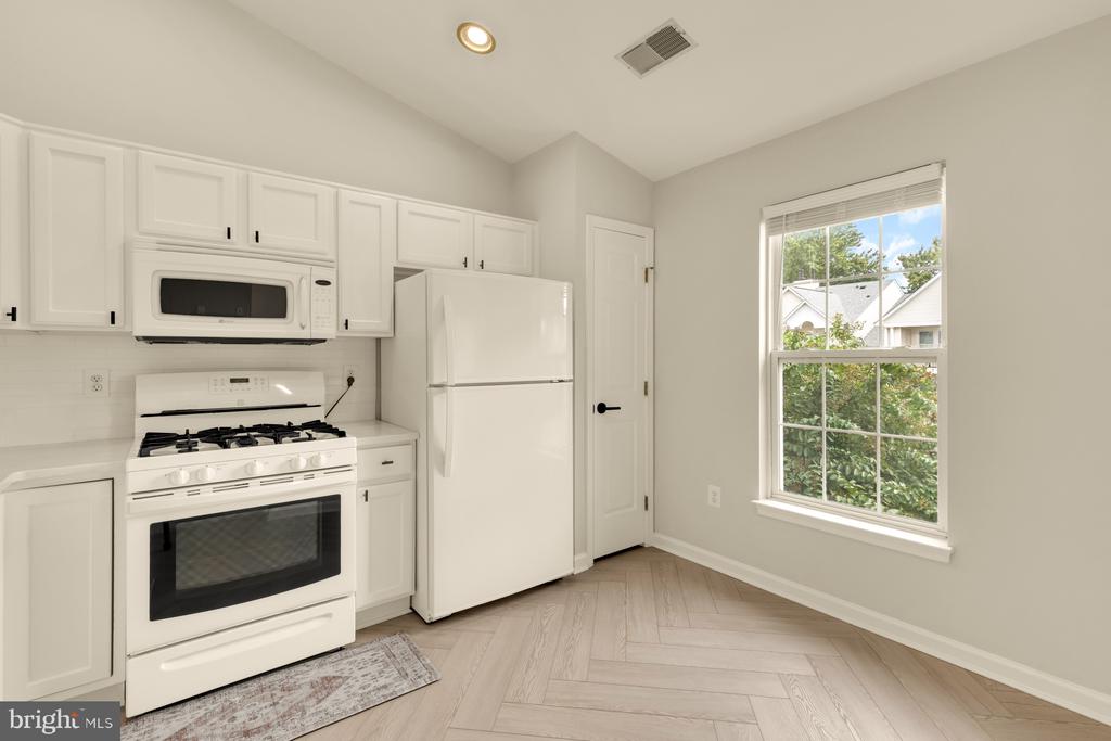 7502 CALDERON COURT Unit: 276