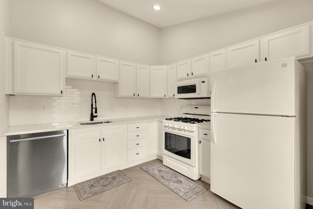 7502 CALDERON COURT Unit: 276