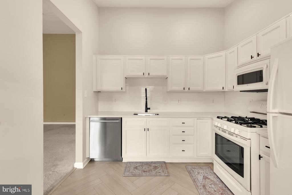 7502 CALDERON COURT Unit: 276