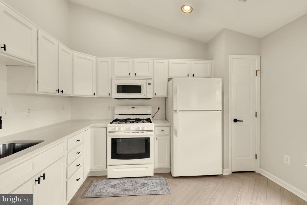 7502 CALDERON COURT Unit: 276