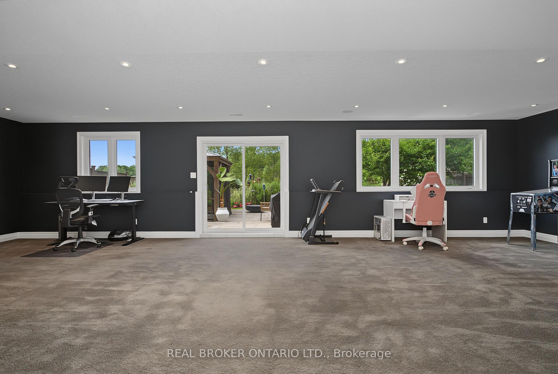 422 Rideau River Street