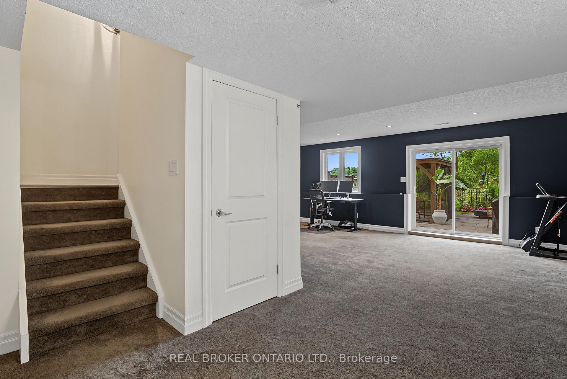 422 Rideau River Street