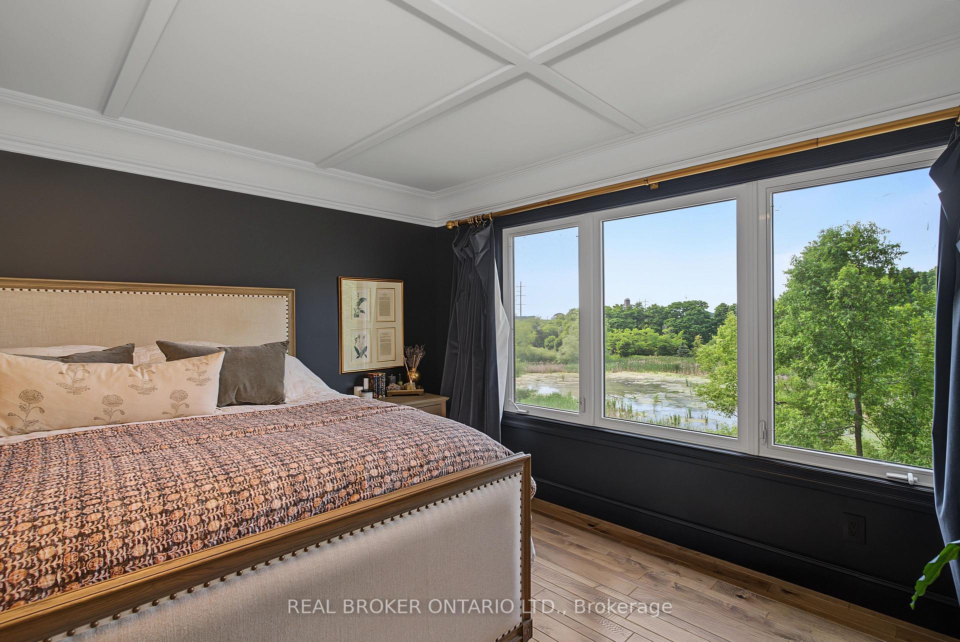422 Rideau River Street