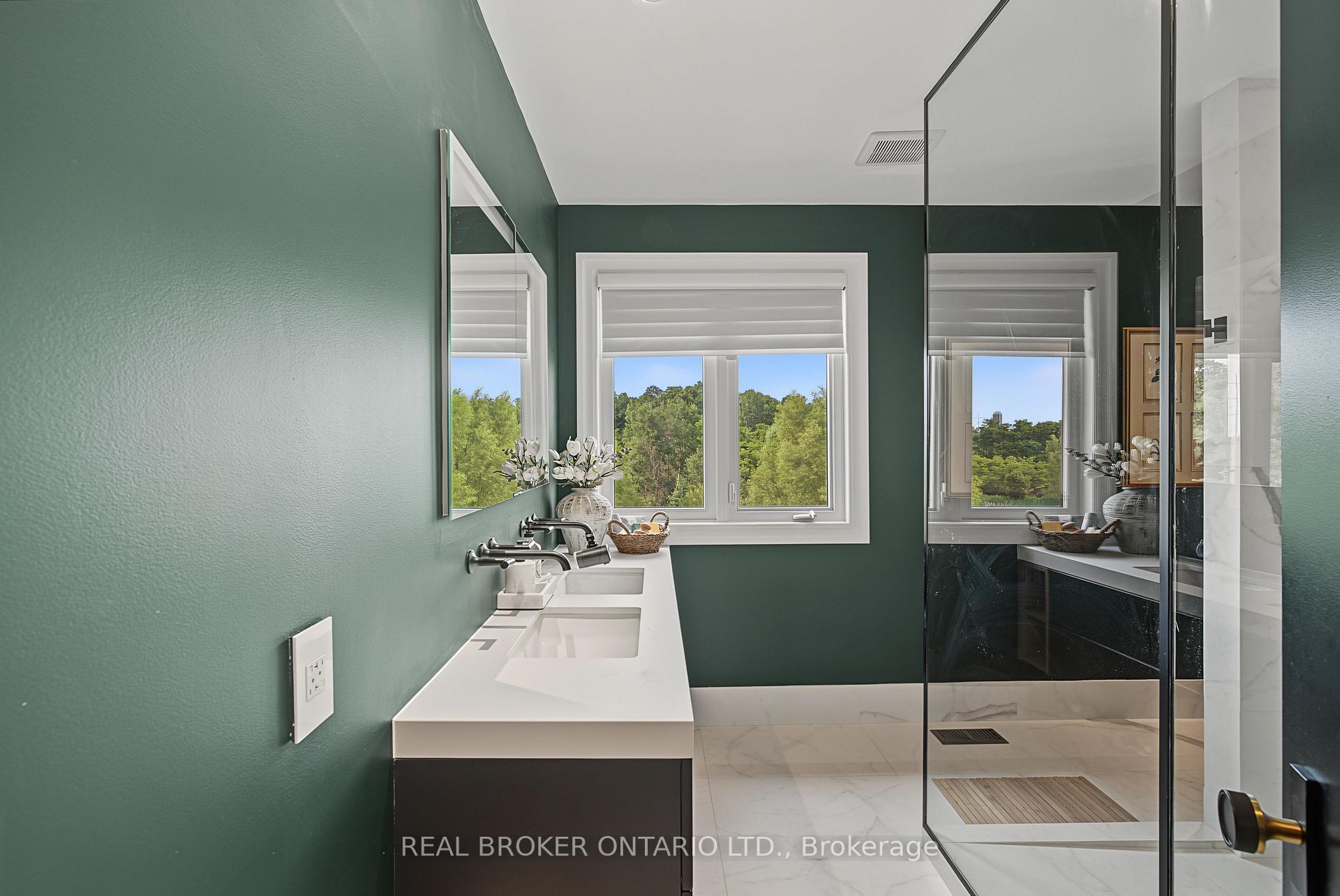 422 Rideau River Street
