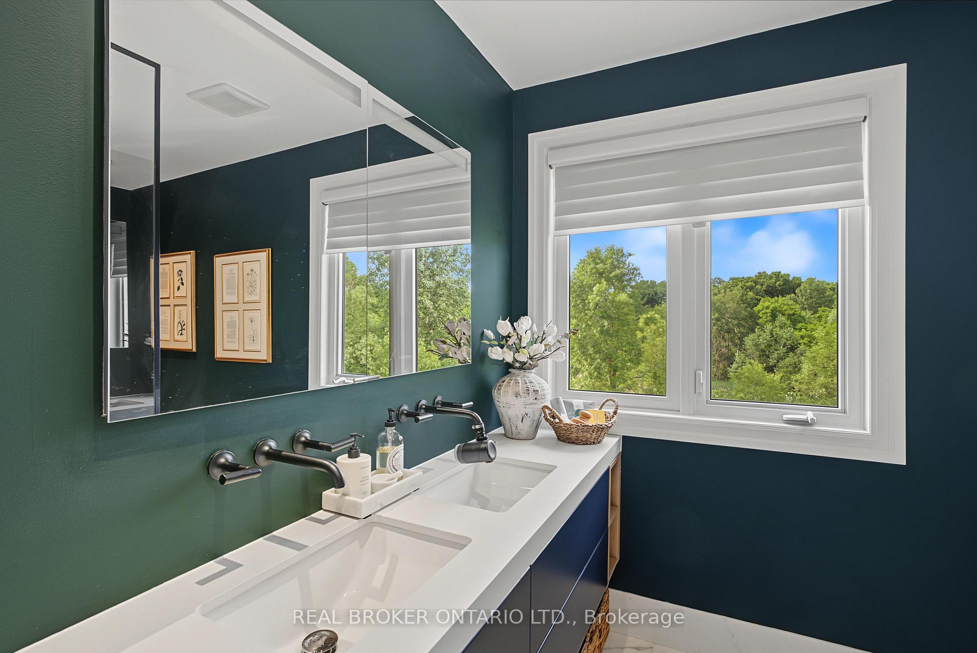 422 Rideau River Street