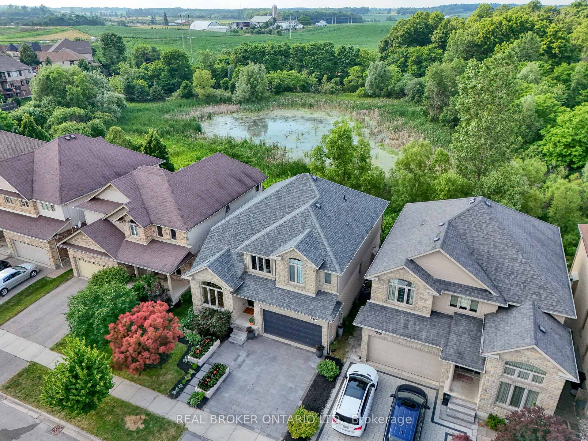422 Rideau River Street