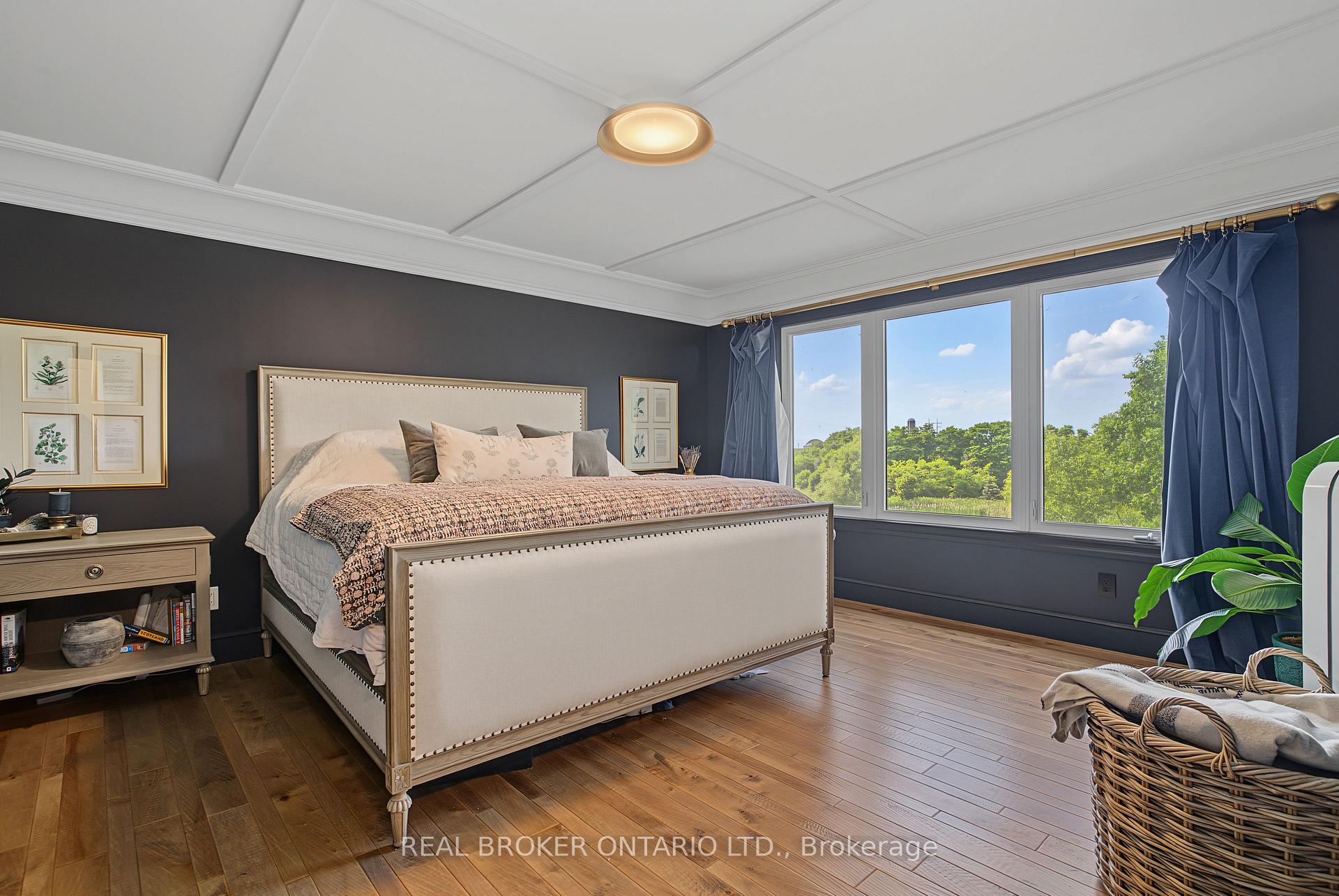 422 Rideau River Street