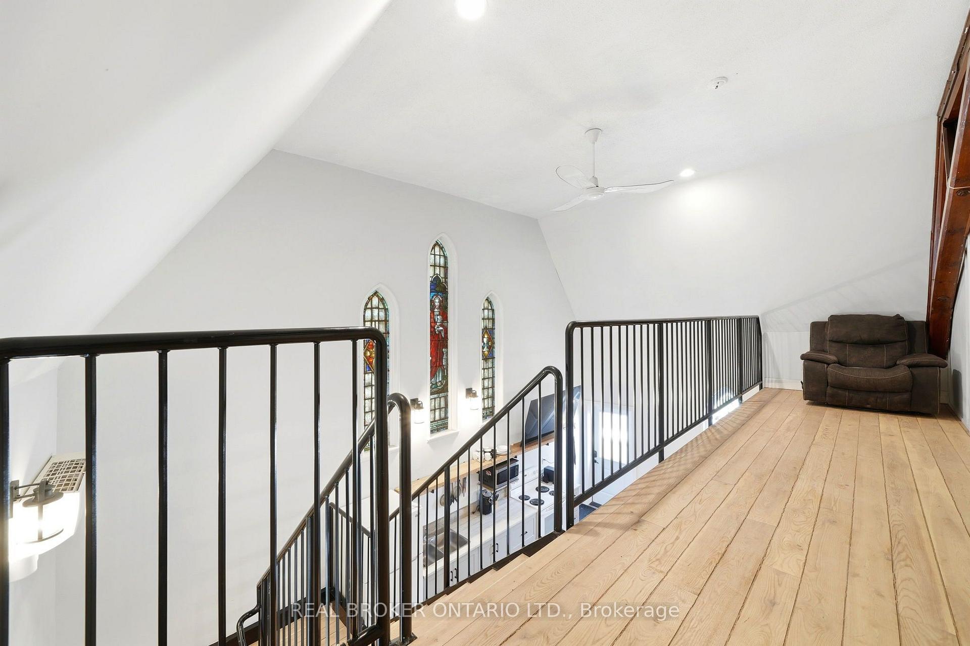 20 Mill Street E