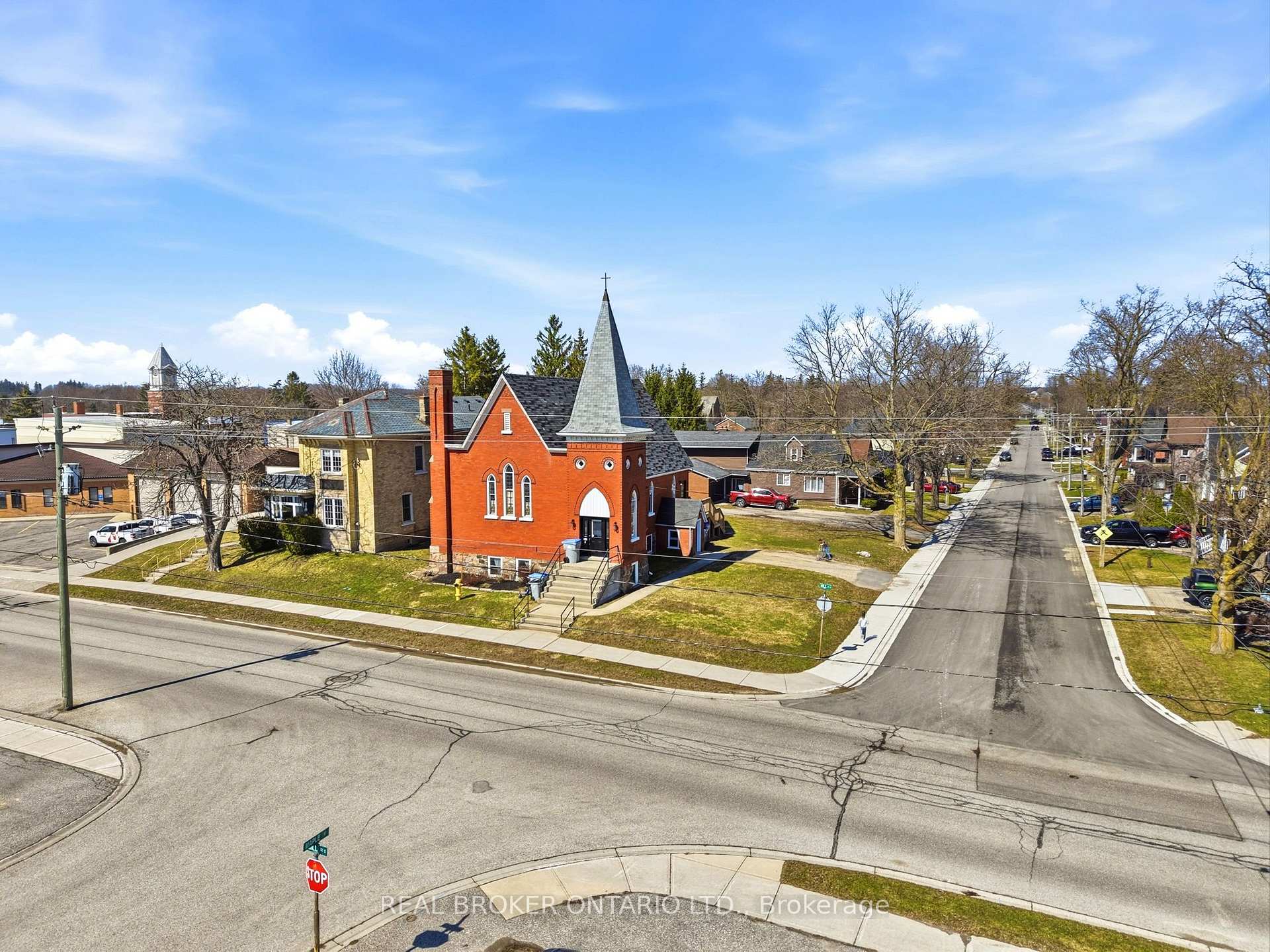 20 Mill Street E