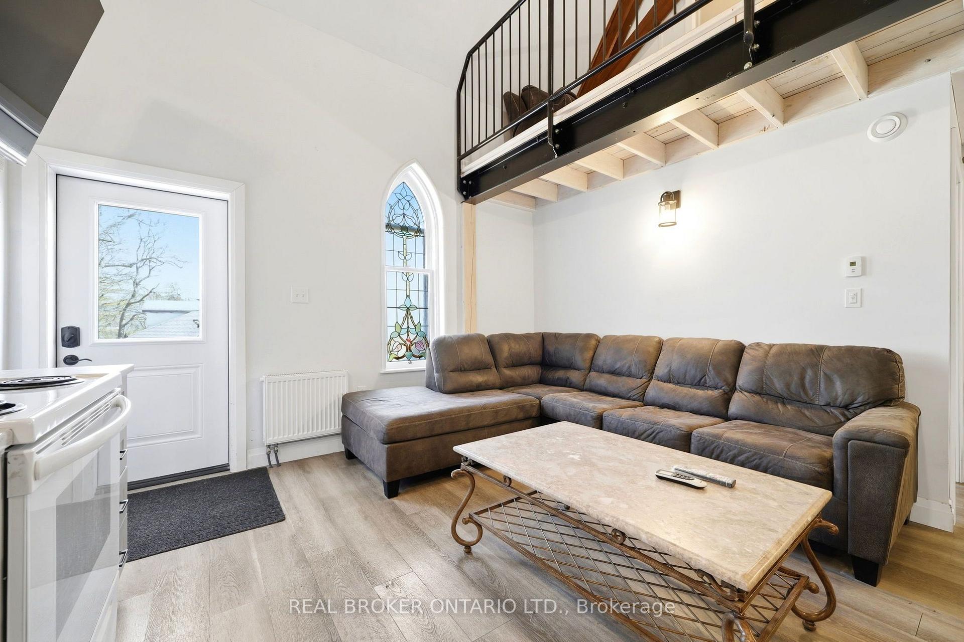 20 Mill Street E